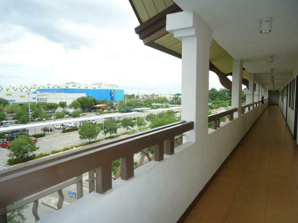 Alles One Oasis Condo Davao Near Sm Mall With Wifi 外观 照片